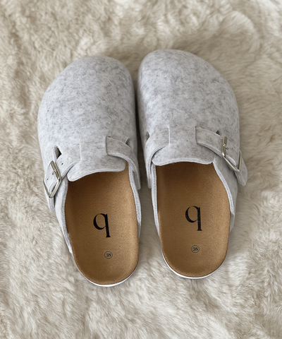 Premium Felt Clog Slippers by Qomfort